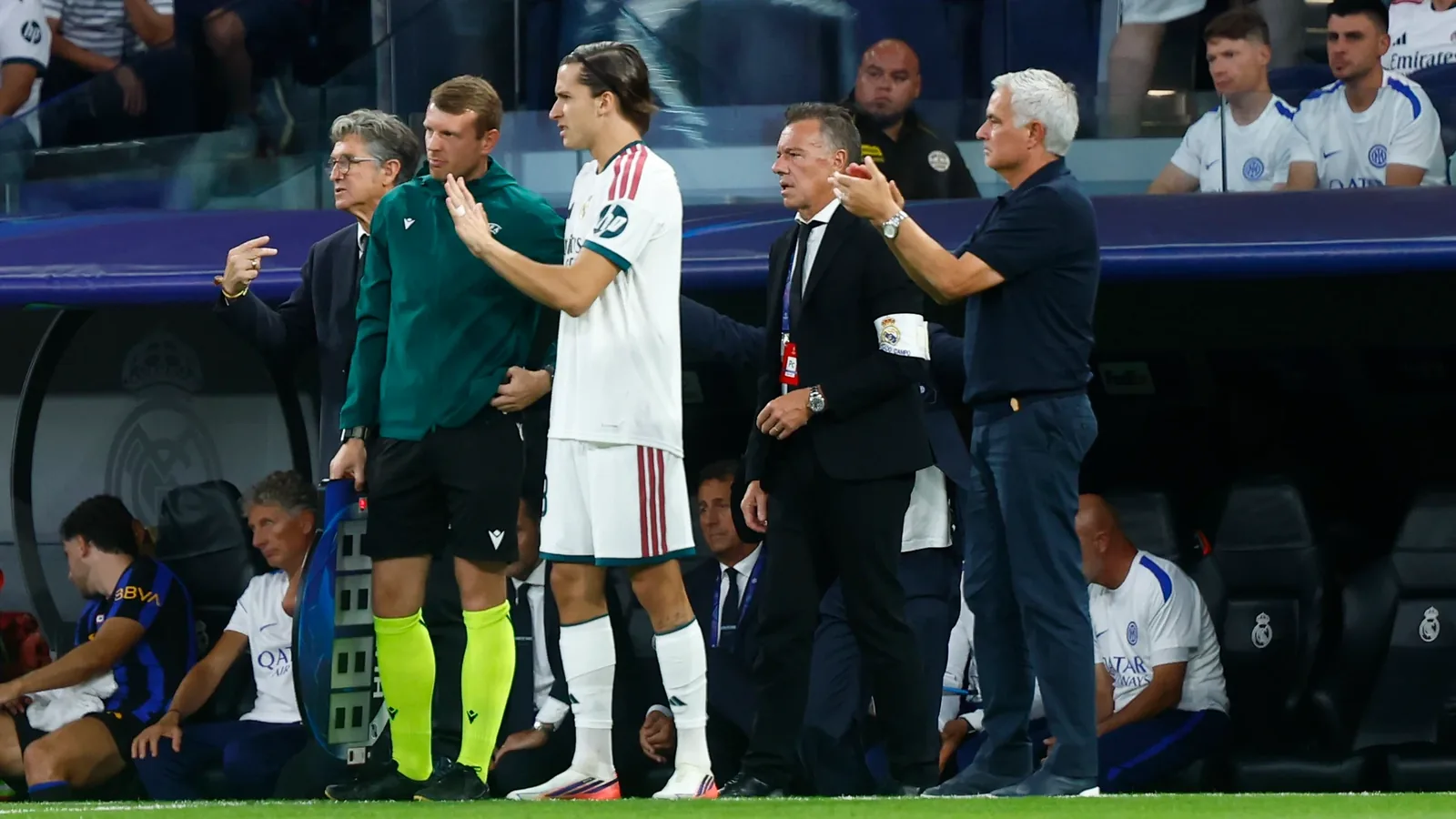 Raúl da un primer diagnóstico sobre el Madrid y Mourinho responde: "No sólo críticas..."