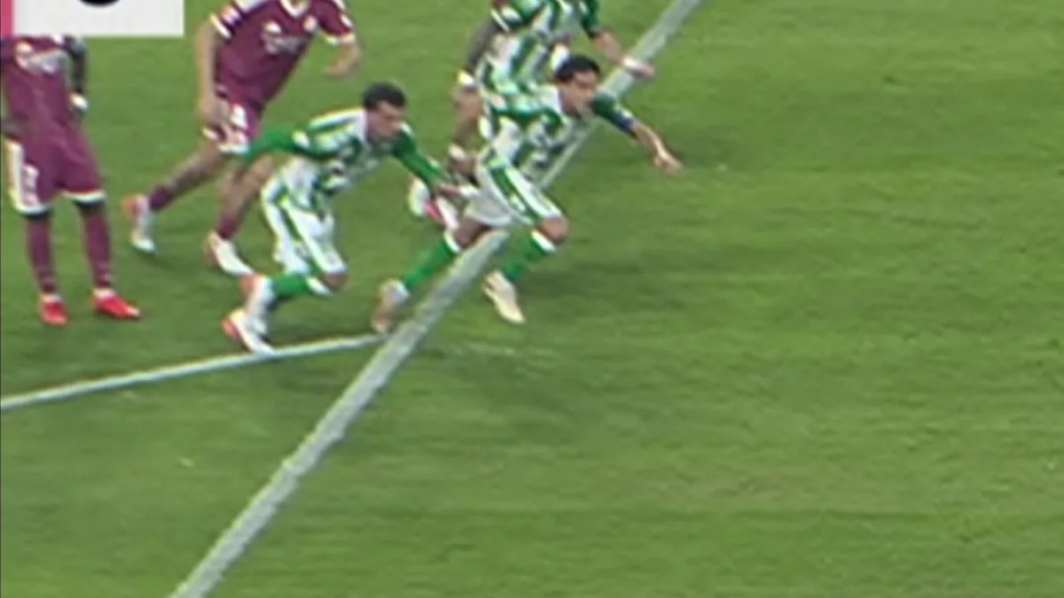 Por qué no se repitió el penalti que falló Mbappé: el detalle de la norma y la pillería de Bartra - EL PAÍS