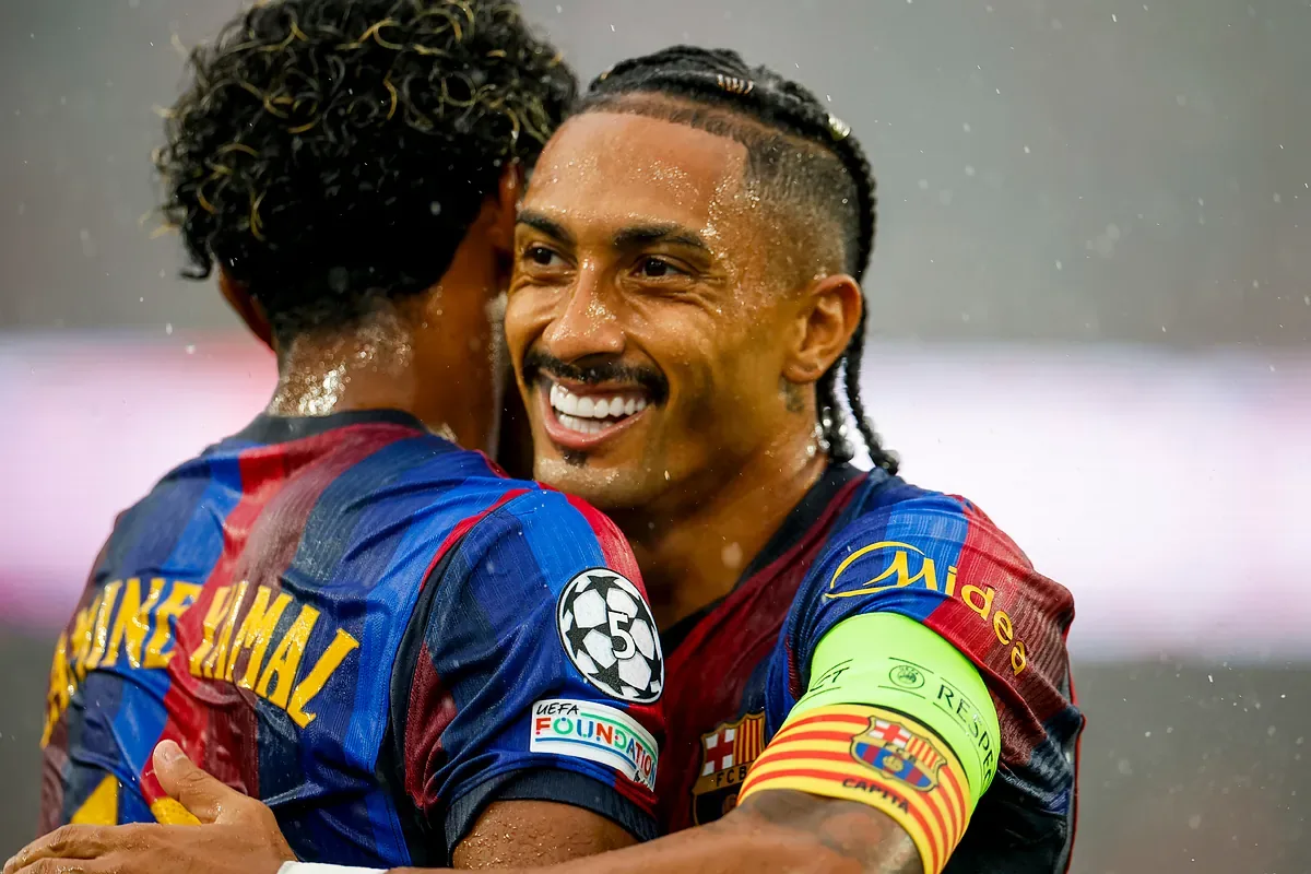 El Barcelona baila sobre la lluvia - MARCA